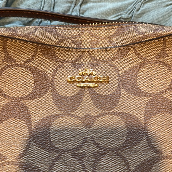 *Do Not Buy* Trade with @dettmanjillian - Coach Crossbody Bag - Picture 2 of 7